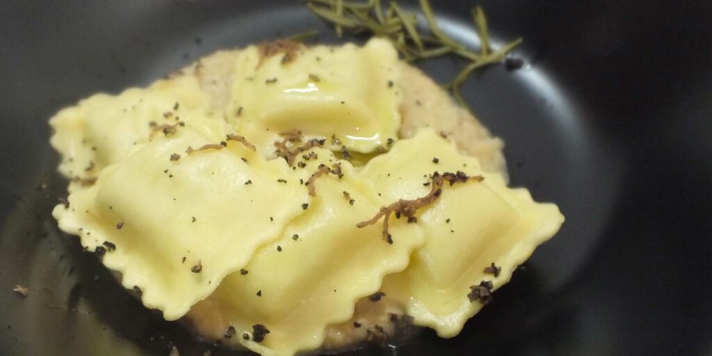 Ravioli ceci e tartufo