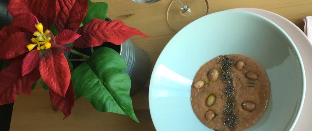 Crema di borlotti con semi di chia al rosmarino