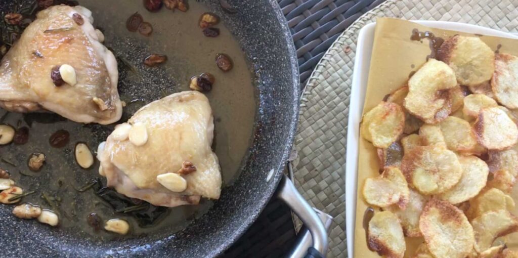 Sovracosce di pollo mandorle e uvetta
